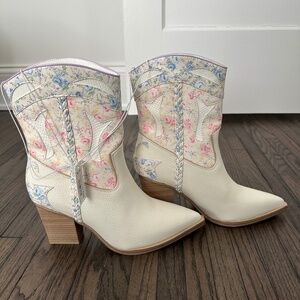 Women’s Western Boots Size 8.5